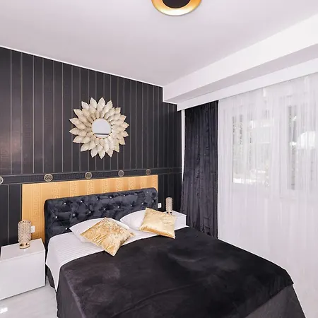 アパート Elizabeth ビオグラード・ナ・モル