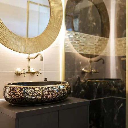 Elizabeth ビオグラード・ナ・モル