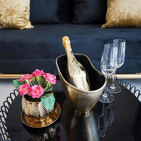 Elizabeth ビオグラード・ナ・モル