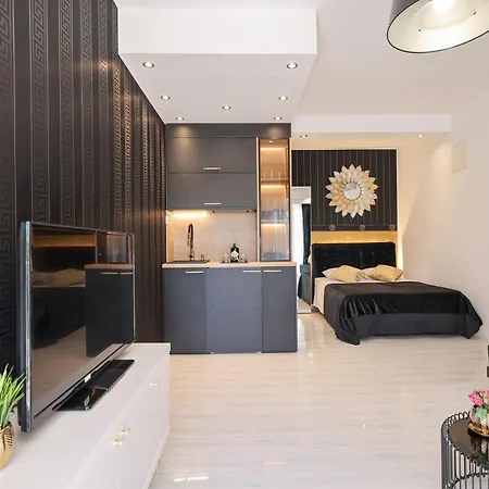 Elizabeth Apartment *