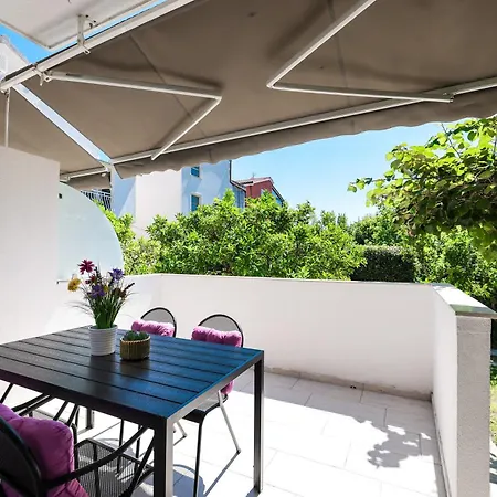 アパート Elizabeth *