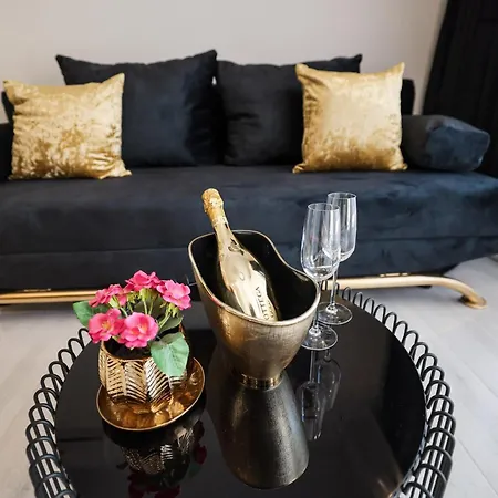 Elizabeth ビオグラード・ナ・モル