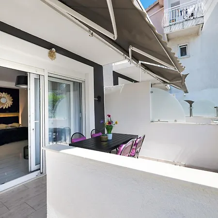 アパート Elizabeth *