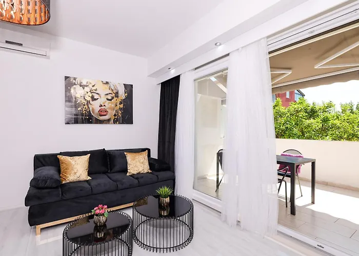 Elizabeth 비오그라드나모루