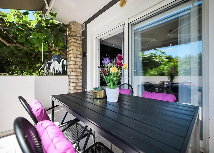 Elizabeth 아파트 *