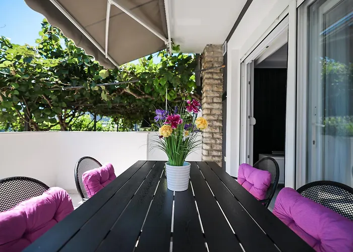 Elizabeth 비오그라드나모루