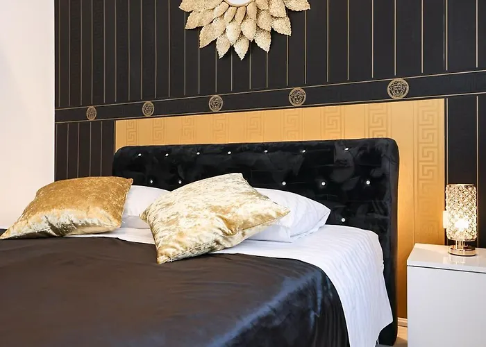 Elizabeth Apartman *